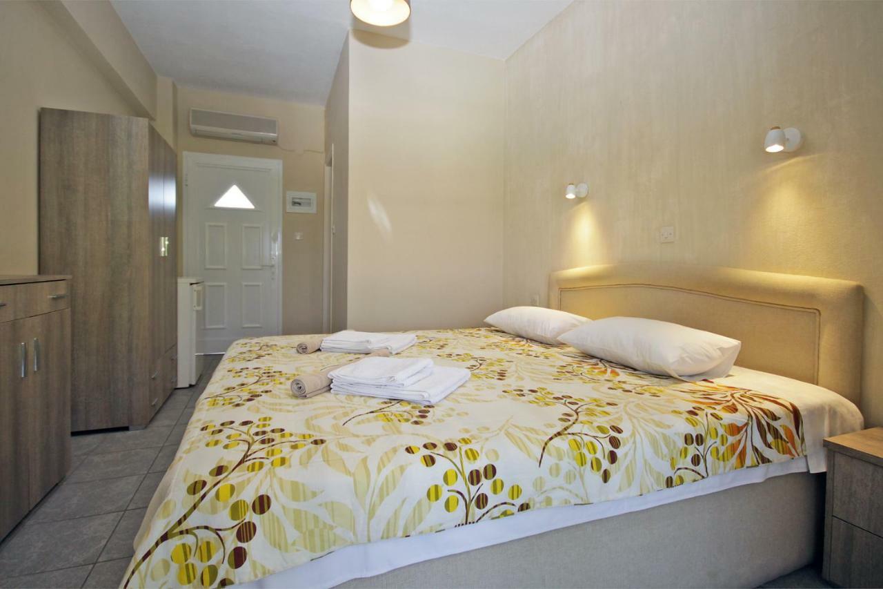 Funbeach Rooms Неос-Мармарас Экстерьер фото